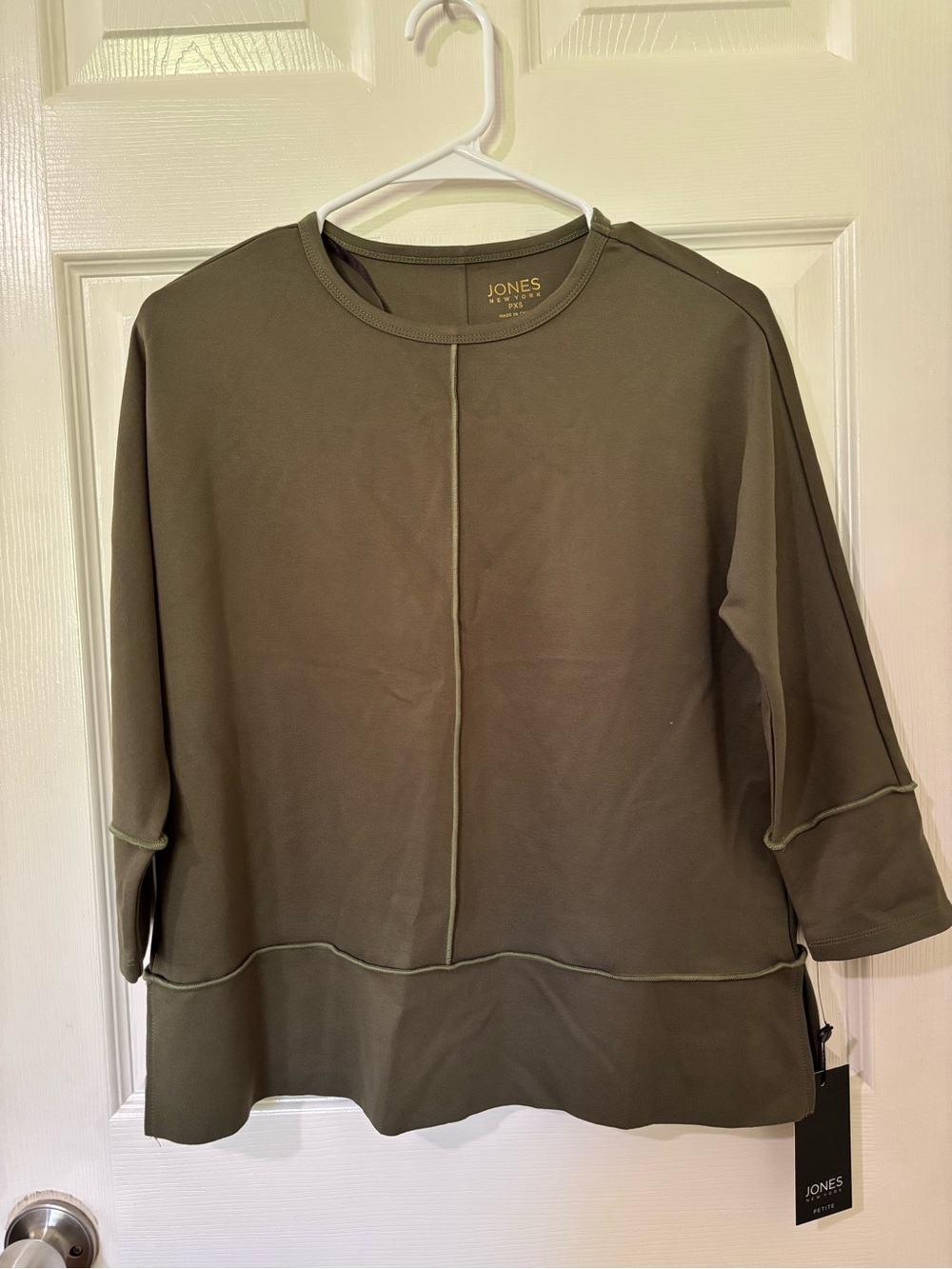 Jones New York Olive Crewneck Seamed Top